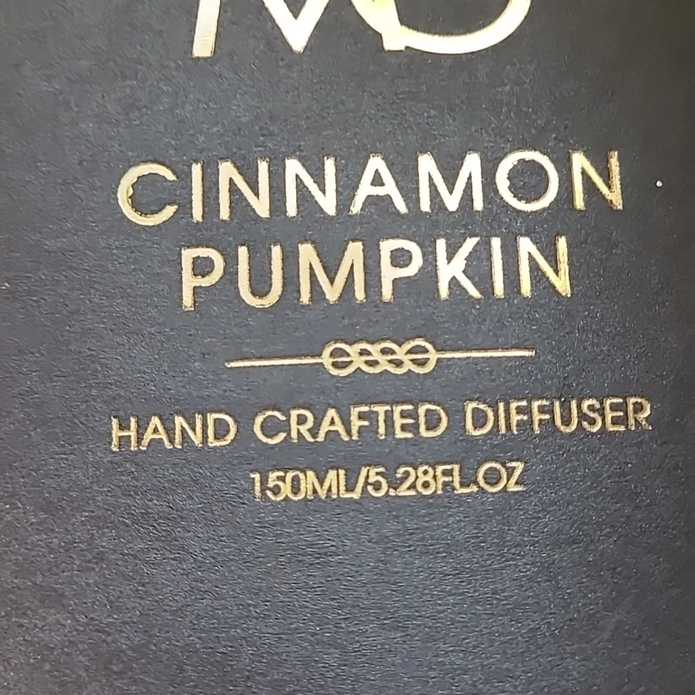M.STUDIO Cinnamon Pumpkin Ceramic Diffuser - White